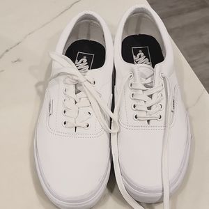 Vans Low Top ERA-Classic Tumble white skater/ street shoe  size 7.5 Men/ 9 Women
